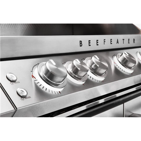Beefeater 7000 Premium  4 burner built In BBQ,32" Wide stainless steel. (BBF7645SAE