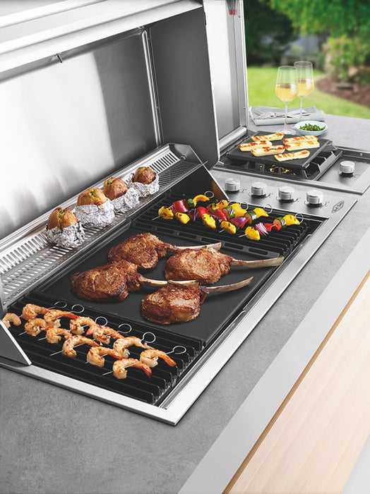 Beefeater Signature ProLine™ Flame Failure BBQ with hood BSH158SAEUGB