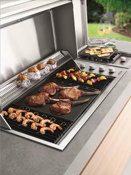 Beefeater Signature ProLine™ Flame Failure BBQ with hood BSH158SAEUGB