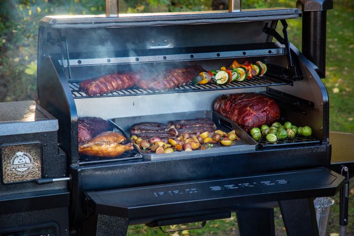 PIT BOSS PRO SERIES 1600 WOOD PELLET GRILL PB1600PS1  with Wi-Fi and Bluetooth 10804
